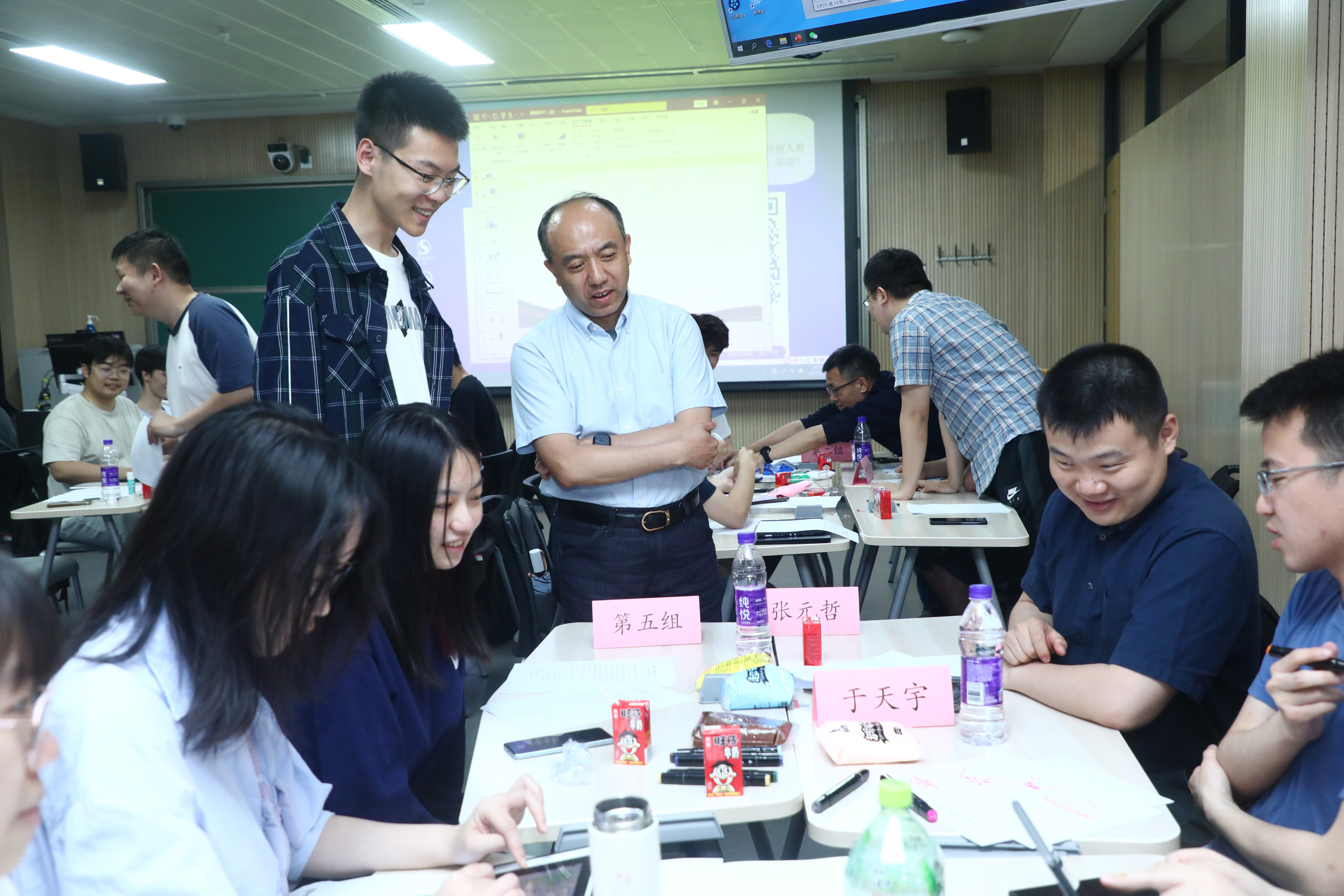 20230514-开云app官网下载安卓开展“百年接力，强国有我——奋进新征程”集中主题党团日-石家东-王宏伟参加新雅13团支部与新雅21党支部联合主题党团日.JPG