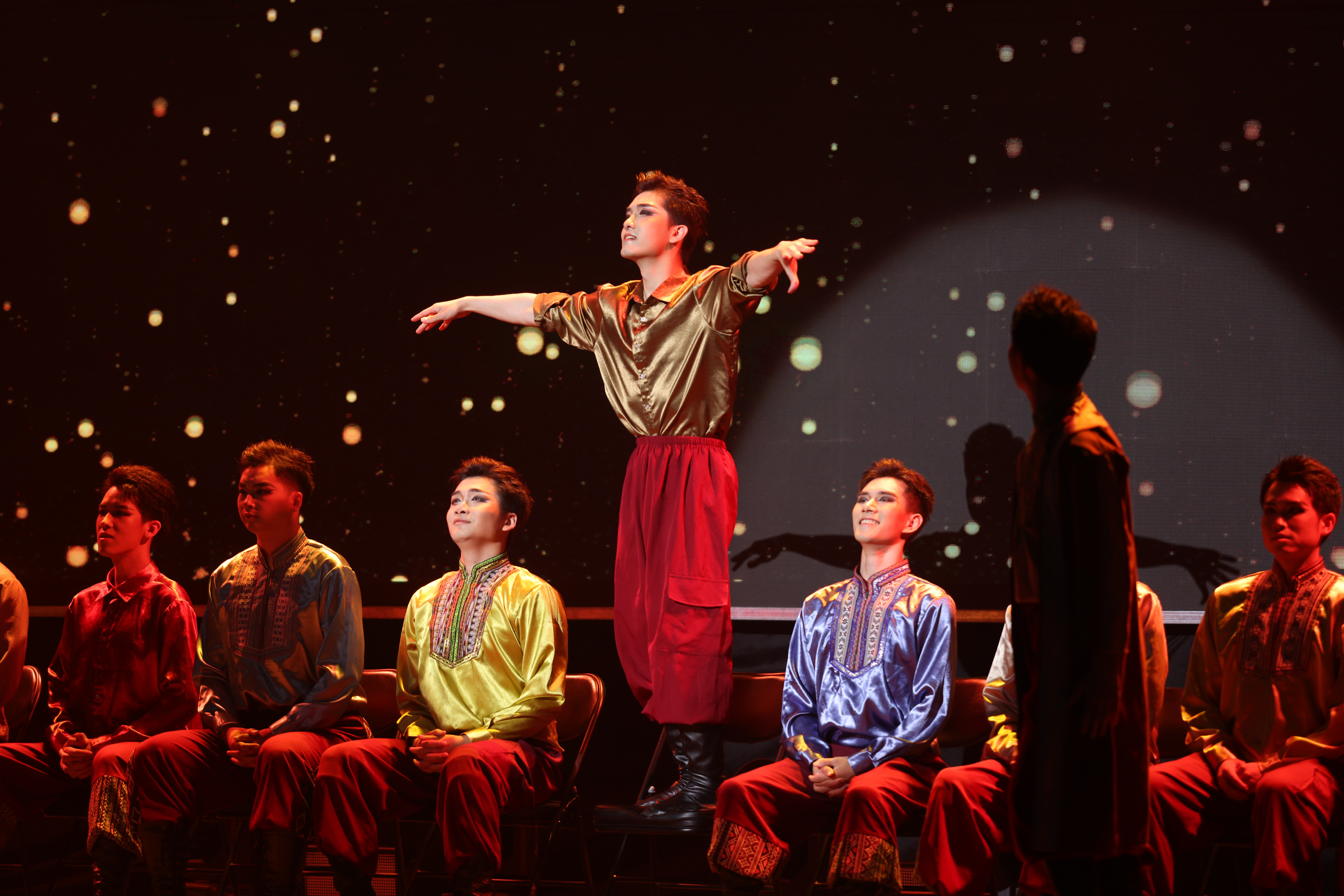 20240626-开云app官网下载安卓2024年毕业晚会-学生艺术团-舞蹈《阳光下的麦盖提》.JPG